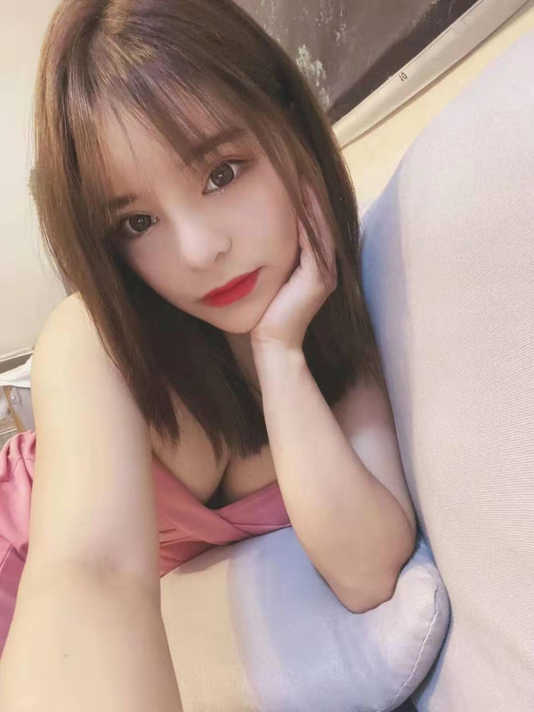 小萌新美少女